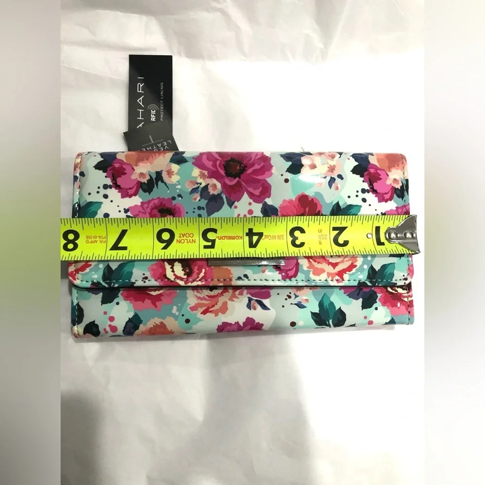 Tahari blue pink rose flowers‎ floral glossy patent foldover wallet new